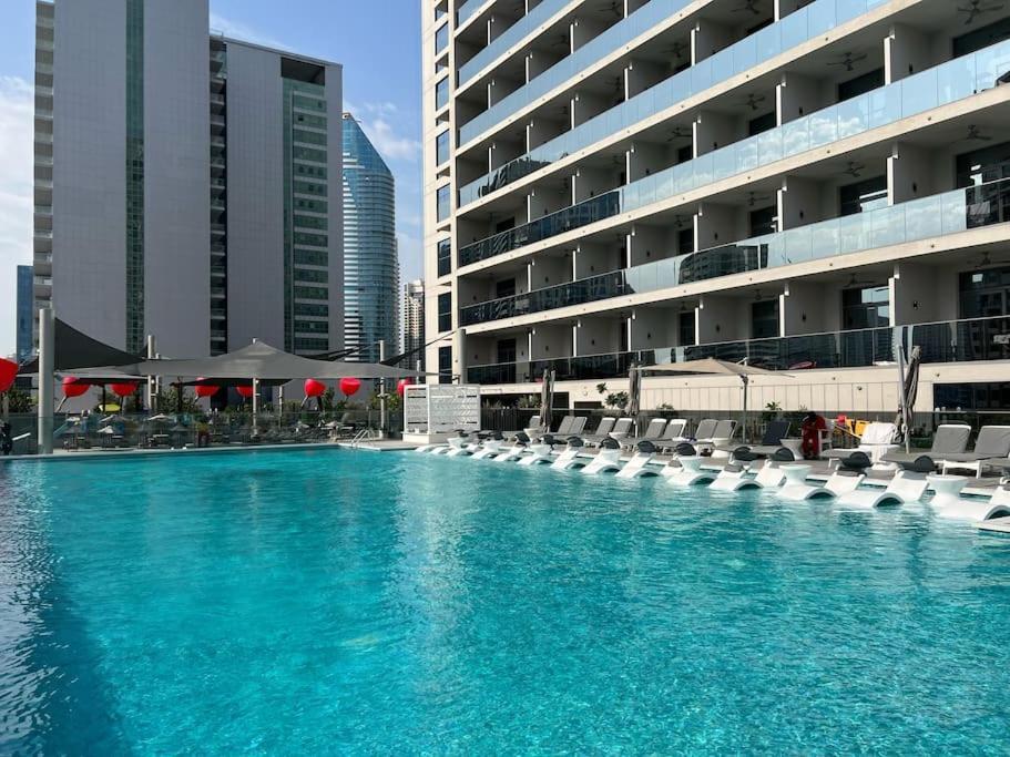 Spacious With Views & Pool Views - 1618 Apartment *